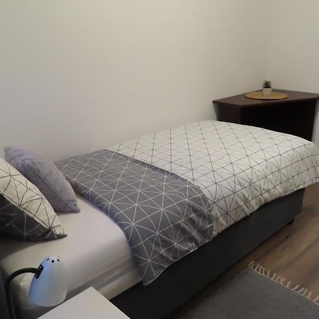 Apartman Ela Karlovac Exterior foto